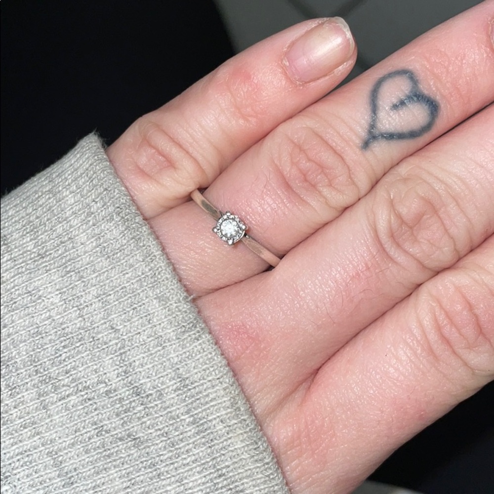 Sterling Silver 1/10 CT Diamond Ring 💍